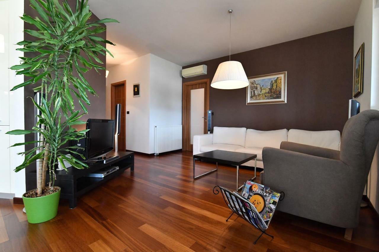 City Penthouse Vita Pula Extérieur photo